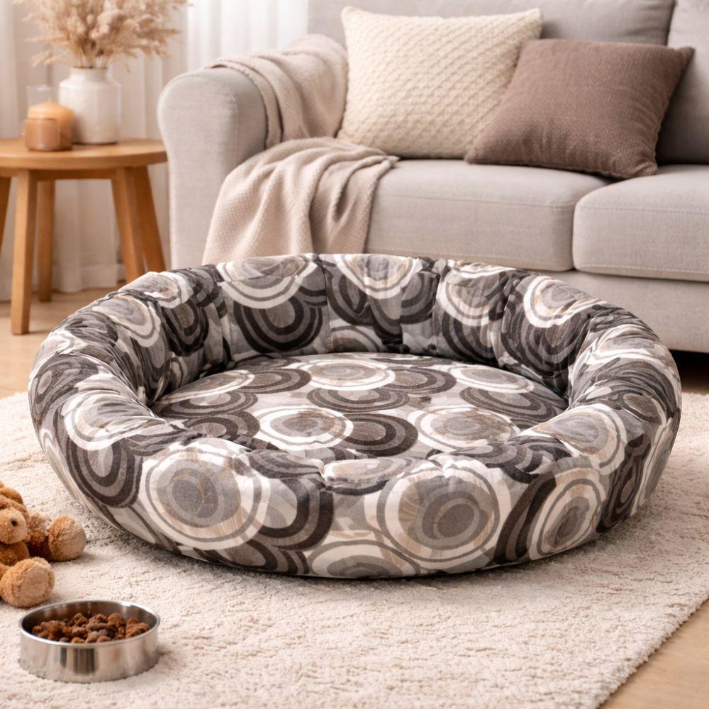 cuccia in cotone per animali (colore in base alla disponibilità) - foto 3 Cuccia in cotone con fantasia grigia su tappeto, divano beige sullo sfondo