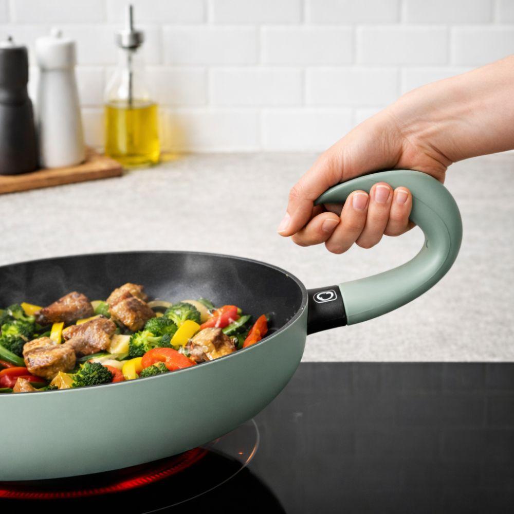  padella antiaderente 28 cm con manico ergonomico curvo, adatta a tutti i piani cottura - foto 2
