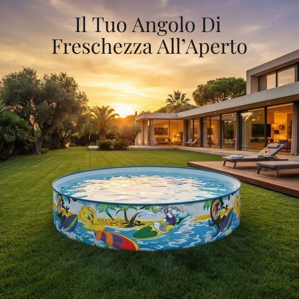 Piscina fuori terra in giardino al tramonto con decor cartoon, ambientazione d'uso residenziale
